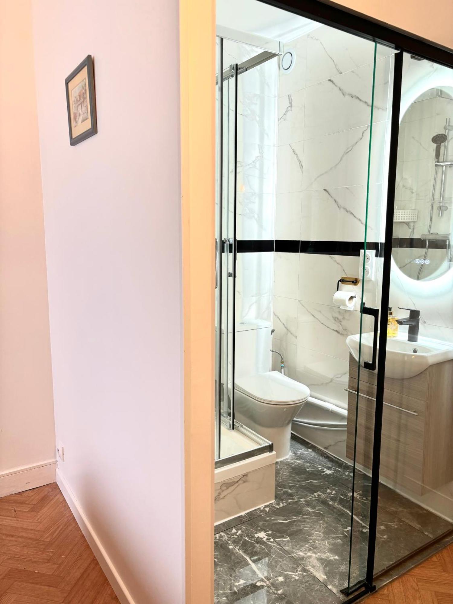 Accommodatie bij particulieren Lucas Salle De Bain Privative Parijs